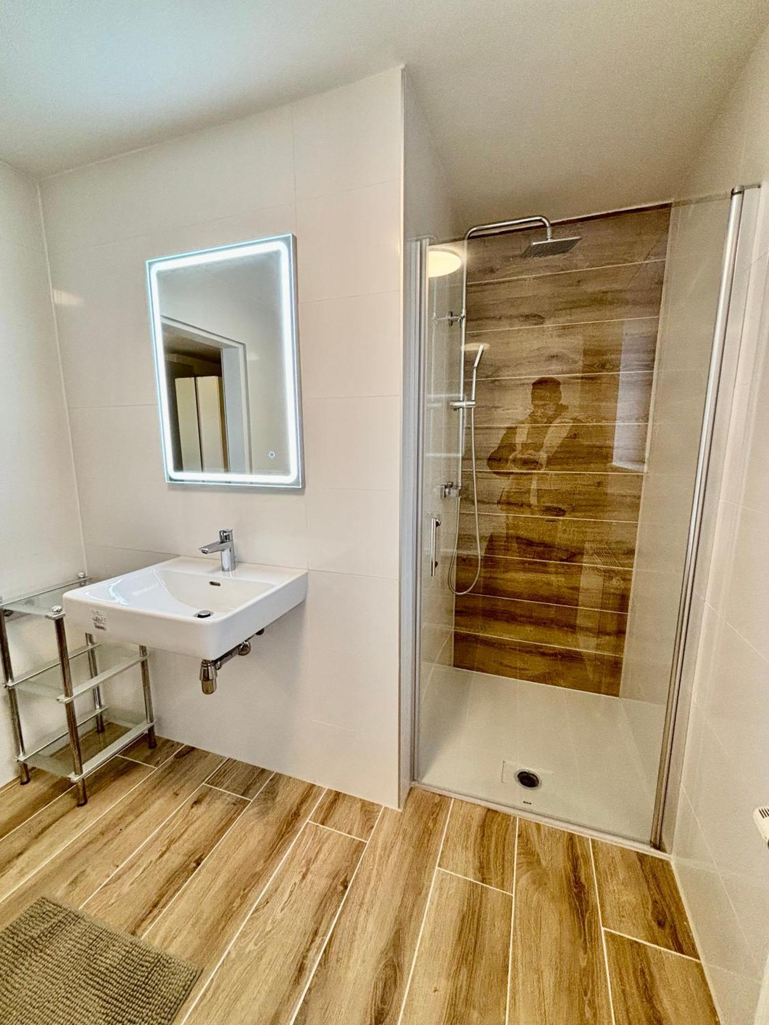 Atemberaubendes Apartment + Pool Wiedeń Zewnętrze zdjęcie