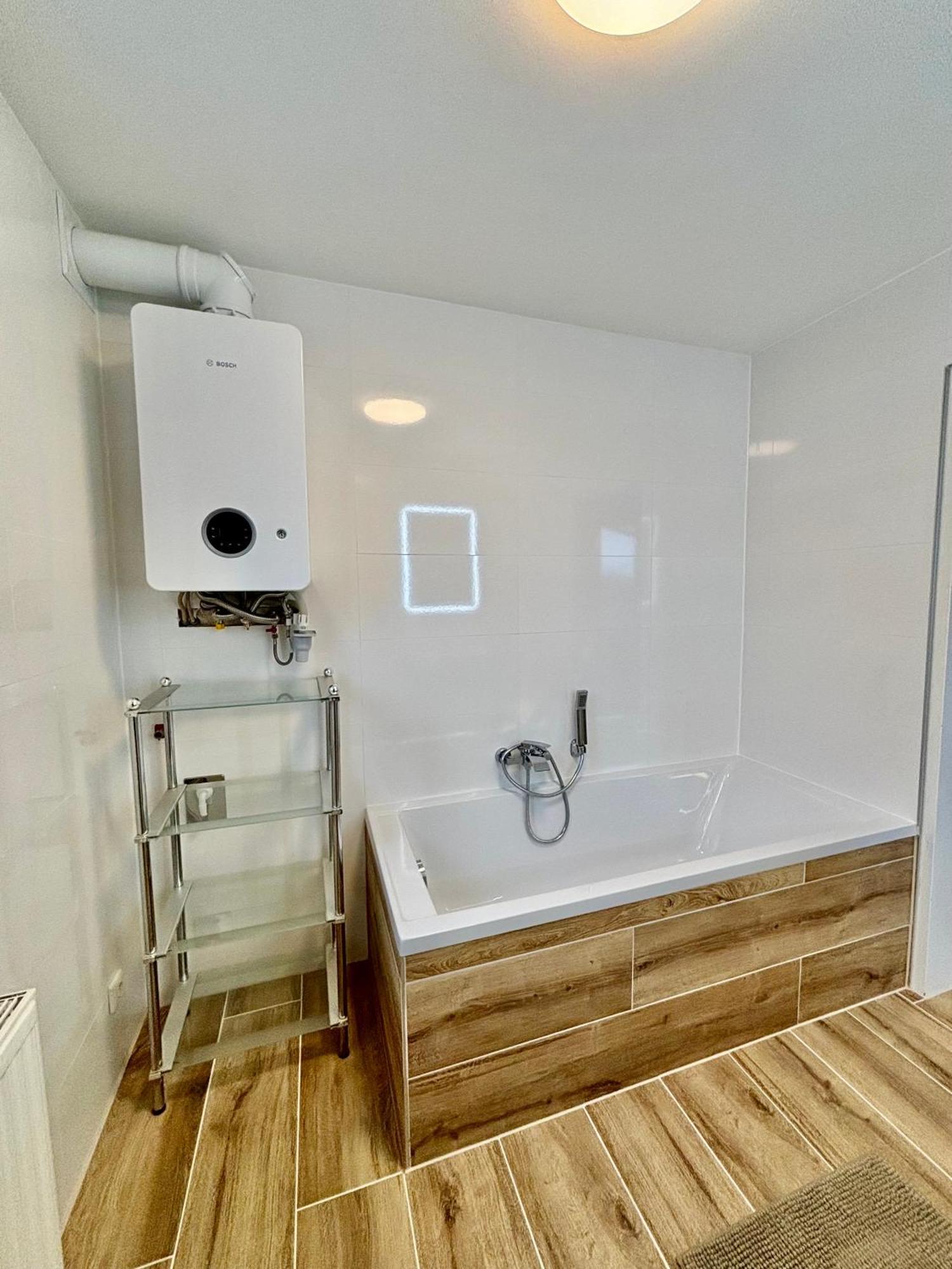 Atemberaubendes Apartment + Pool Wiedeń Zewnętrze zdjęcie