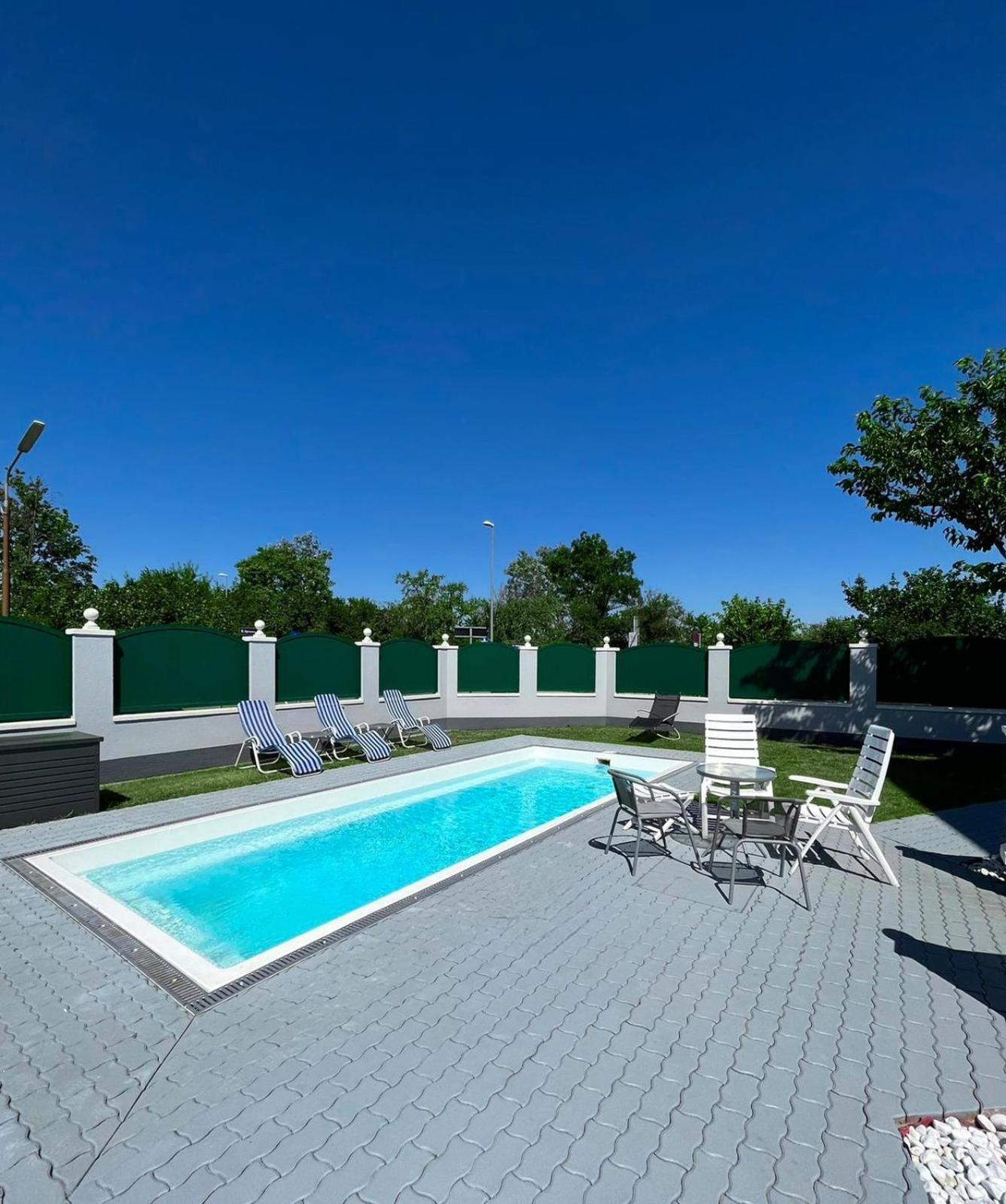 Atemberaubendes Apartment + Pool Wiedeń Zewnętrze zdjęcie