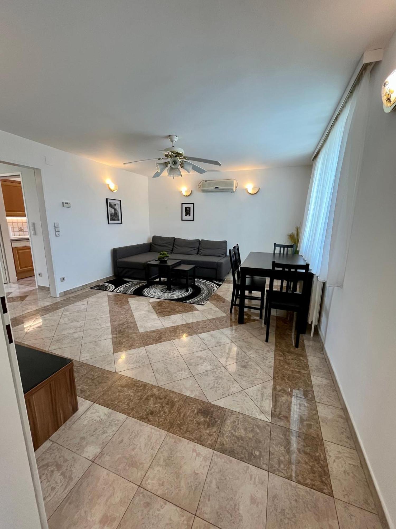 Atemberaubendes Apartment + Pool Wiedeń Zewnętrze zdjęcie